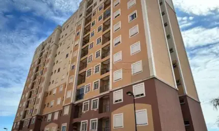 Lindo à venda apartamento de 60m2, 3 quartos sendo 1 suíte. 1 banheiro social e Varanda.