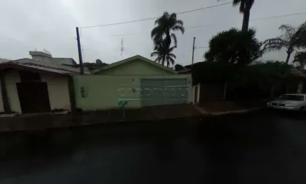 Imóvel muito bem localizado, seguro, e com fácil acesso a marginal e também ao centro da cidade.