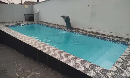 1 dormitório  1sala 1 cozinha 1 banheiro  1 lavanderia  1 piscina  1 área de churrasco