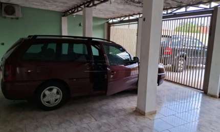 Casa com ótima localização, desocupada pronta para morar