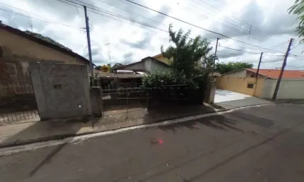 Imóvel muito bem localizado, seguro e próximo a Rodovia e outros pontos da cidade, cruzamento com Rua Marechal Deodoro.