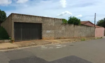 Ótimo terreno murado e portão com mais de 1000 m² na Vila Xavier.
