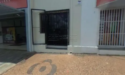 Sala comercial com salão nos fundos em excelente localização