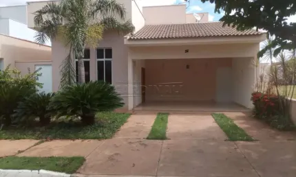 Belíssima Casa em Condomínio bem localizado com segurança e conforto