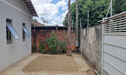 Casa à Venda no Cruzado com 2 Quartos, 1 Suíte e Garagem para 4 Carros!