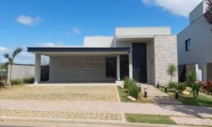Casa moderna à venda com 5 suítes no condomínio Alphaville Dom Pedro 3.