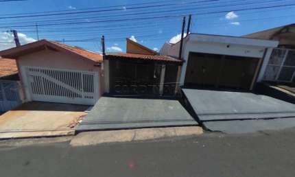 Imóvel muito bem localizado no bairro  Vila Santa Madre Cabrini.