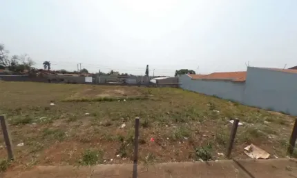 Sequencia de lotes um ao lado do Outro com frente também para Av. Miguel Petroni/Bairro Jardim Bandeirantes.