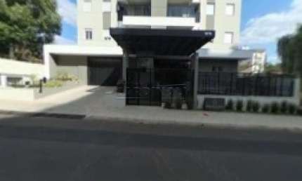 Apartamento de três dormitórios sendo um suíte com localização privilegiada.