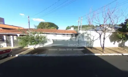 Imóvel Térreo em uma Localização muito agradável no Bairro Samambaia.