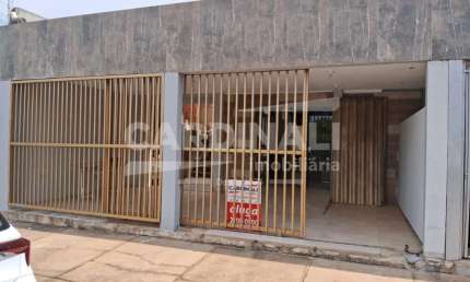 Salão comercial com ótima localização, com 02 cozinhas e banheiros já adaptados