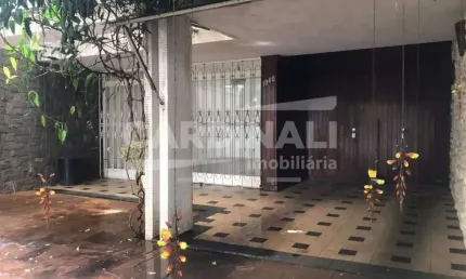 Ótima localização, sendo imóvel comercial ou residencial ao lado da Santa Casa