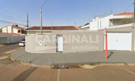 Casa padrão perto da rodoviária e da Universidade USP