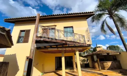 Imóvel de esquina muito bem localizado em um bairro próximo de comércios e fácil acesso a outras regiões da cidade.