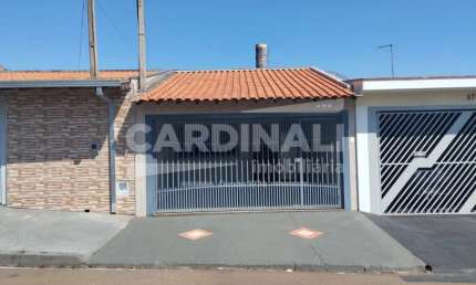 Casa localizada no bairro jardim tangara próximo a rodovia.