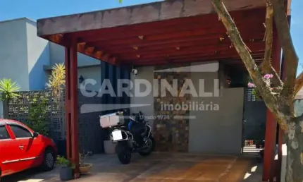Casa confortável e aconchegante em condomínio fechado!