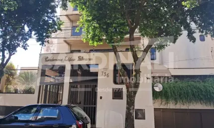 Apartamento de alto padrão com 03 suítes no centro da cidade.