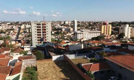 Apartamento com 1 dormitório e 1 suíte no Centro próximo a Escola Prof. Sebastião de Oliveira Rocha em São Carlos