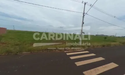 Terreno pronto para construir, bairro novo e com fácil acesso a avenida principal que vai para o centro da cidade.