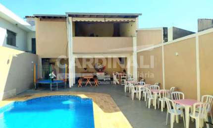 Área de lazer bem completa localizada no bairro Jardim Medeiros.