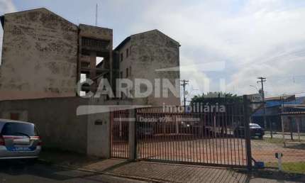 Apartamento com boa localização, próximo a escola e creche.