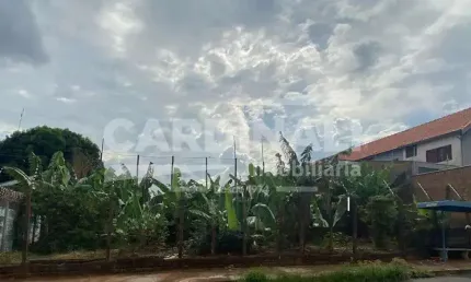 Terreno com boa localização, próximo escola e creche.