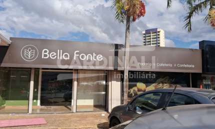 Imóvel comercial localizado na rua de mais movimento da cidade.
