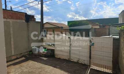 Casa com boa localização, próximo a escola e creche.