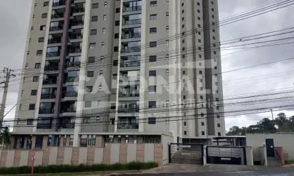 Apartamento com excelente localização, próximo a mercado e shopping.