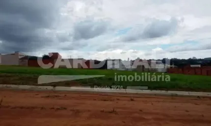 Bairro novo em uma localização muito boa dentro da cidade com fácil acesso a rodovia.