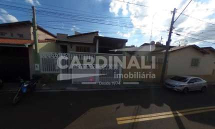 Imóvel localizado no bairro Lagoa Serena pertinho do centro da Cidade.