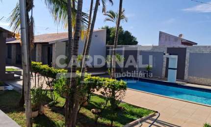 Casa com 3 quartos à venda na Rua Frederico Bessegato, 330, Parque Residencial Vale do Sol, Araraquara