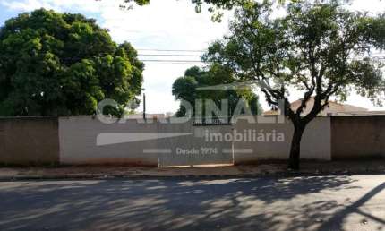 Terreno comercial, com excelente localização próximo comércio.