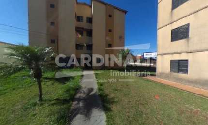 Apartamento de Dois dormitórios localizado no bairro Bota Fogo Conjunto de Edifício Romeu Santini.