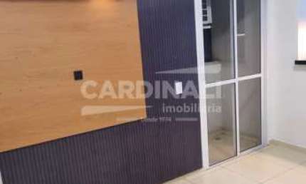 Apartamento com ótima localização, móveis planejados.