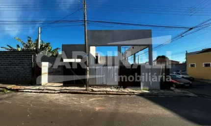 Galpão comercial com ótima localização em São Carlos.