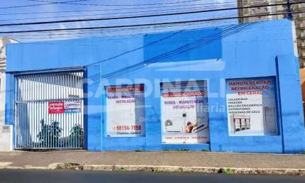 Salão comercial bem localizado, no centro da cidade.