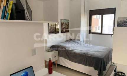 Apartamento localizado na área central alta da cidade com muitos comércios em toda sua volta e também mercado.