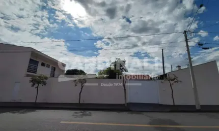 Casa Semi mobiliada, Espaçosa e Confortável na Vila Santa Terezinha, Ibaté/SP