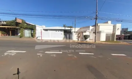 Casa com 3 quartos para alugar na Alameda dos Crisântemos, 200, Cidade Jardim, São Carlos