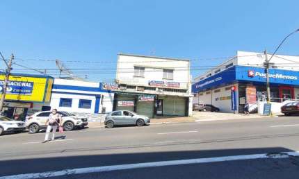 Prédio comercial no Centro ao lado da Farmácia Pague Menos em São Carlos