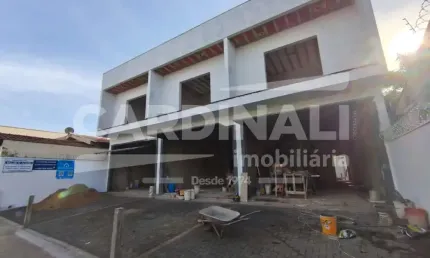Prédio comercial completo e recém construído em excelente localização