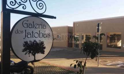 Comercial Sala / Salão com Condomínio em São Carlos