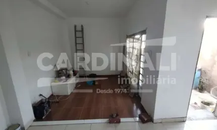 Casa de 3 dormitórios com banheiro no bairro Jardim Beatriz