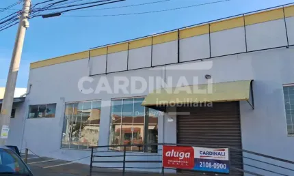 Salão comercial amplo, com localização privilegiada.