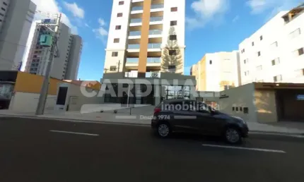 apartamento de dois dormitórios sendo um suíte com duas vagas de garagem.