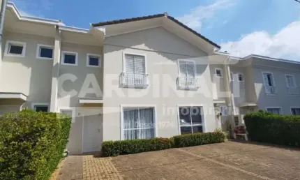 Casa à venda em condomínio com 3 dormitórios e área gourmet, próxima ao shopping dom pedro em campinas.