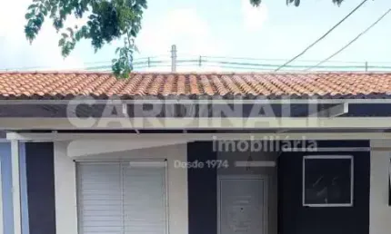 casa de dois dormitórios em condomínio fechado em São Carlos.