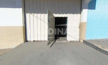 Barracão de 200 m² no bairro Parque Delta com 2 banheiros e um escritório.