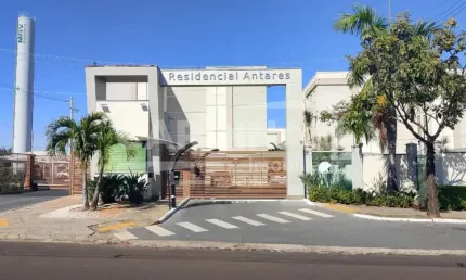 Apartamento com ótima localização, próximo a escola e creche.